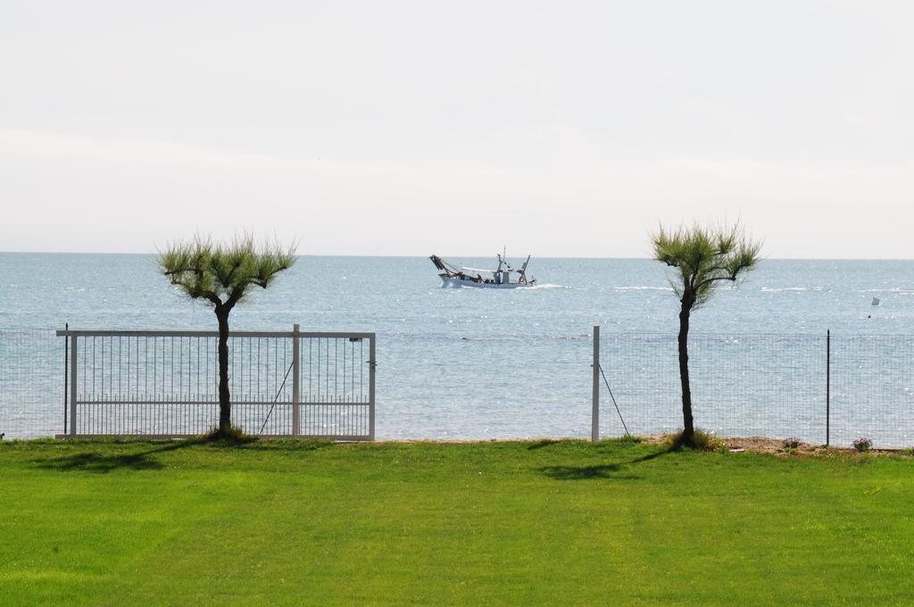 Agriturismo Frontemare จูเลียโนวา ภายนอก รูปภาพ