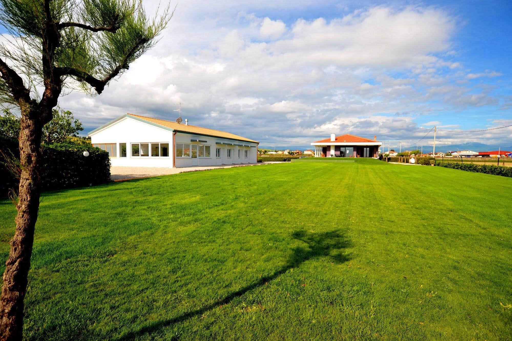 Agriturismo Frontemare จูเลียโนวา ภายนอก รูปภาพ